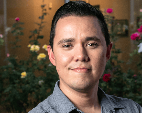 Roberto Host section-02-1-2